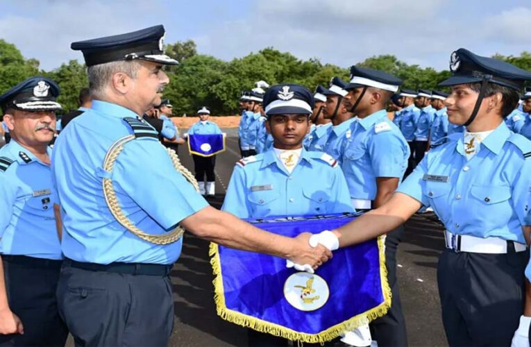 वायुसेना प्रमुख एयर चीफ मार्शल वीआर चौधरी ने कहा- आधुनिक युग का युद्ध सिर्फ लड़ाई के मैदान तक सीमित नहीं