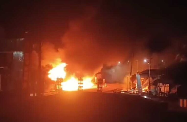 त्रिपुरा : गंडाचेरा में आदिवासी युवक की मौत पर बवाल, उपद्रवियों ने दुकानों में लगाई आग, धारा 144 लागू