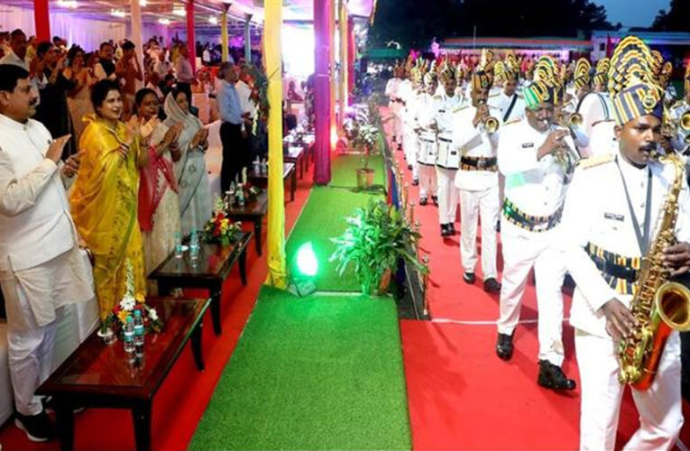 पुलिस को सशक्त बनाने के लिए नहीं होगी संसाधनों की कमी, हर जिले में पुलिस बैंड : यादव