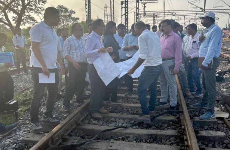 महाप्रबंधक नीनु इटियेरा ने भूपदेवपुर स्टेशन में किए जा रहे यार्ड मॉडिफिकेशन कार्यों का निरीक्षण किया
