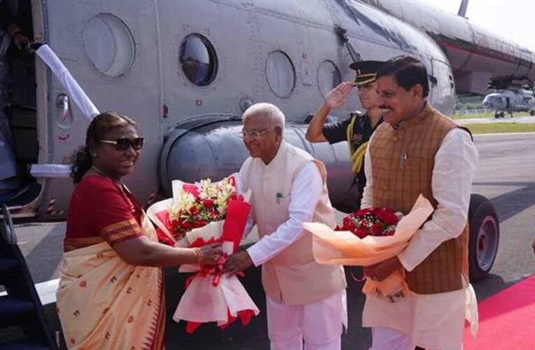 राष्ट्रपति श्रीमती द्रौपदी मुर्मु का उज्जैन आगमन पर आत्मीय स्वागत