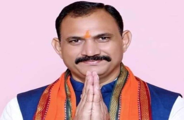 विधायक मद से 40 जरूरतमंद हितग्राहियों को मिली 20-20 हजार रुपये की मदद