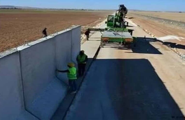 बुरे वक़्त में साथ नहीं इस्लामिक देश, अफगानियों को शरण से रोकने के लिए खड़ी कर रहा दीवार