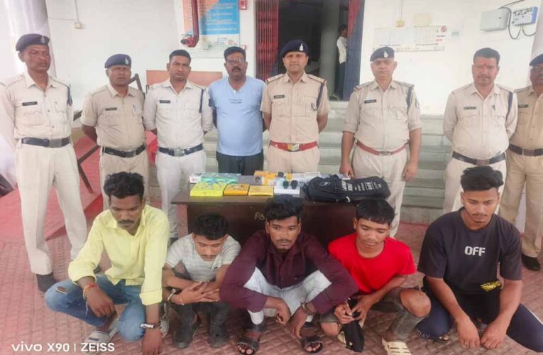 मोबाइल दुकान से हुई चोरी का हुआ खुलासा, चोरी में शामिल 5 आरोपी गिरफ्तार,  1लाख 28 हजार का माल जप्त