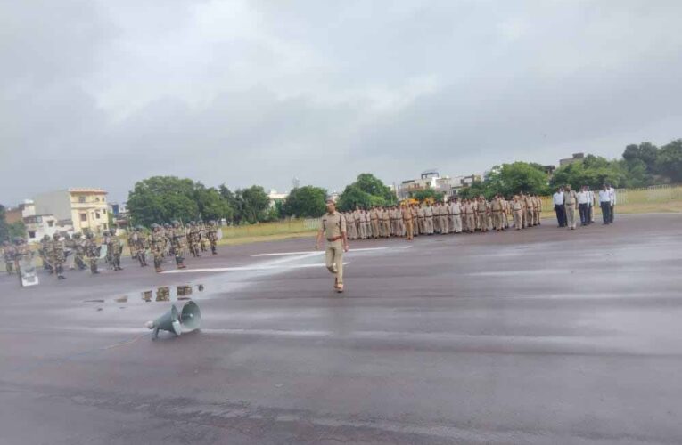 टीकमगढ़ पुलिस ने किया बलवा ड्रिल अभ्यास