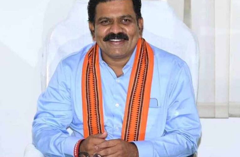 उपमुख्यमंत्री शर्मा के प्रयासों से कबीरधाम जिले में 112 विभिन्न निर्माण कार्यों के लिए 5 करोड़ 7 लाख रूपए की मिली स्वीकृति
