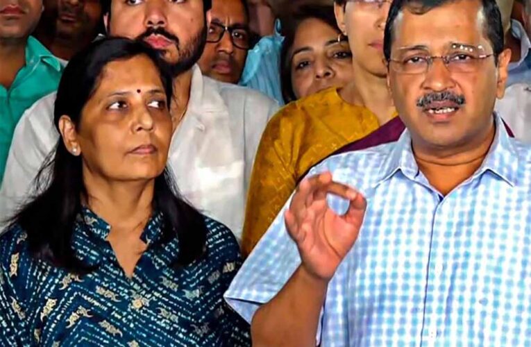 मुख्यमंत्री के पद से इस्तीफा दे चुके केजरीवाल जल्द बंगला खाली करने जा रहे हैं, भाजपा ने इसे नौटंकी बताया