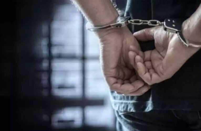 हाथरस पुलिस ने लूट के आरोपियों को मुठभेड़ के बाद किया गिरफ्तार