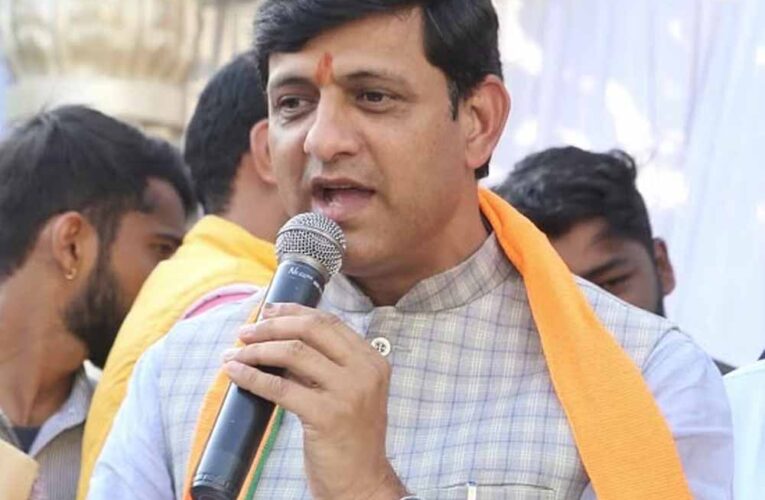 देवास में आयोजित बैठक में महापौर पुष्यमित्र भार्गव को मध्य प्रदेश मेयर काउंसिल का प्रदेशाध्यक्ष चुना गया