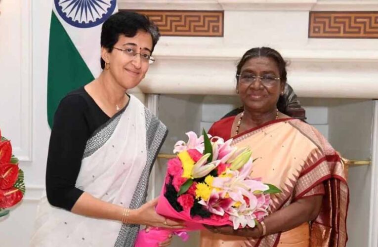 दिल्ली की मुख्यमंत्री आतिशी ने आज राष्ट्रपति द्रौपदी मुर्मू से मुलाकात की, कहा- उनके समर्थन की है उम्मीद