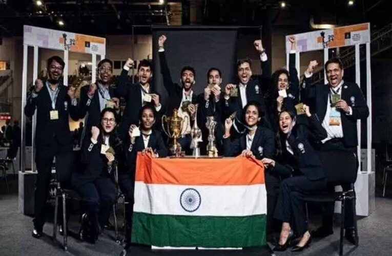 गैरी कास्पारोव ने शतरंज ओलंपियाड में ‘ऐतिहासिक डबल’ पर भारत की प्रशंसा की