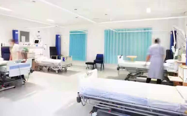 मध्य प्रदेश के नीमच जिला चिकित्सालय के शिशु वार्ड में अचानक 20 से 26 बच्चों की बिगड़ी तबीयत, मचा हड़कंप