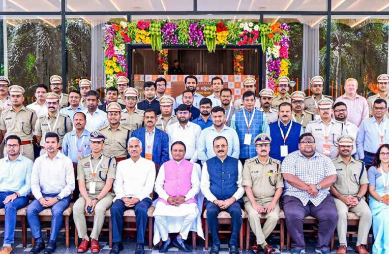 ओडिशा की मोहन माझी सरकार ने शीर्ष पुलिस अधिकारियों का बड़े पैमाने पर फेरबदल किया, ‘अफसर’ केस के बाद ऐक्शन