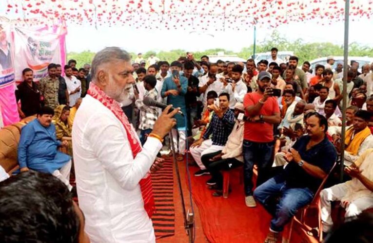 बाढ़ एवं अतिवृष्टि से क्षतिग्रस्त सड़कों को शीघ्र बनाने की कार्यवाही की जाएगी- मंत्री प्रहलाद पटेल