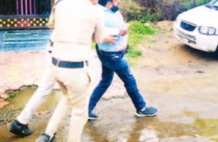 इंदौर में दो पुलिसकर्मी सस्पेंड और तीन लाइन हाजिर, BJP नेता को जबरन थाने ले जाने का था आरोप