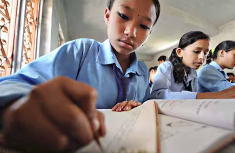 प्रदेश के स्कूलों में बच्चों के नामांकन की कमी पर कलेक्टर्स को लिखा गया पत्र