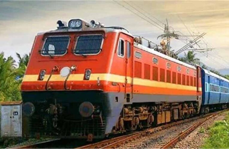 त्योहारों के सीजन को देखते हुए रेलवे की तरफ से यात्रियों की सुविधा को लेकर 2 स्पेशल ट्रेनें 1 अक्टूबर से शुरू की जाएगी