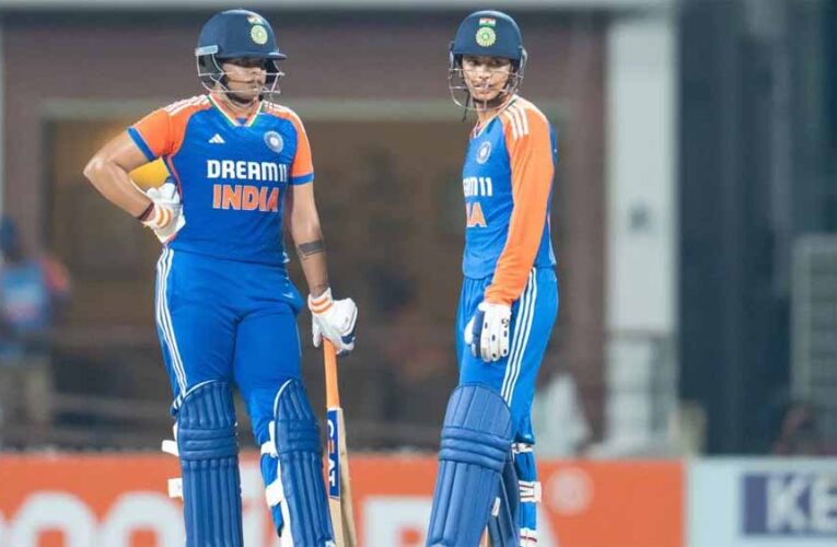 भारतीय स्पिनर पूनम यादव ने टी20 वर्ल्ड कप 2024 के सेमीफाइनल के लिए भारत और ऑस्ट्रेलिया को प्रबल दावेदार माना