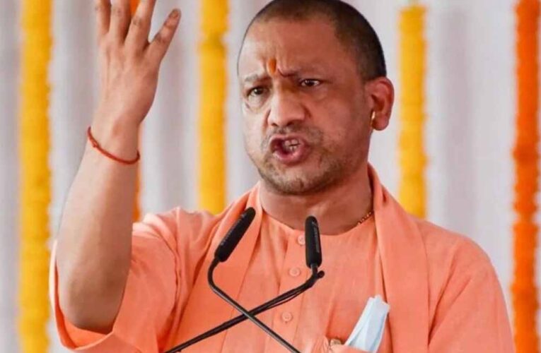योगी आदित्यनाथ सरकार की ओर से दुकानों पर नाम लिखना कांग्रेस सरकार को भी रास आया