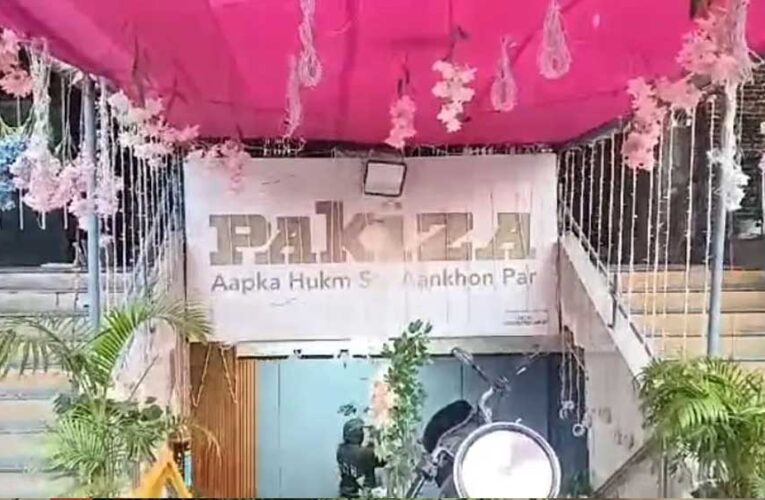 इंदौर : पाकीजा शोरूम पर नगर निगम का एक्शन, अवैध निर्माण तोड़ने के लिए पहली बार चले निगम के हथौड़े