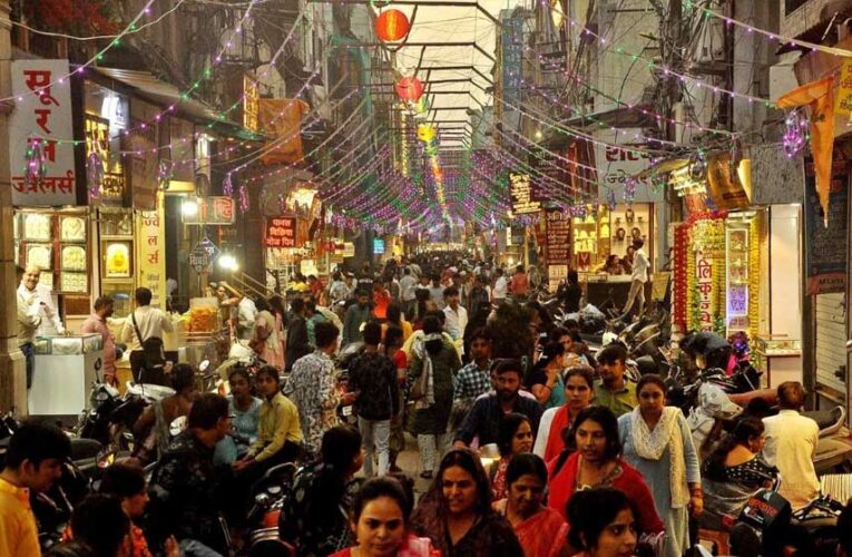 इंदौर में पुष्य नक्षत्र पर बिक गया 150 करोड़ से ज्यादा का सोना-चांदी, बाजारों में छाई रौनक