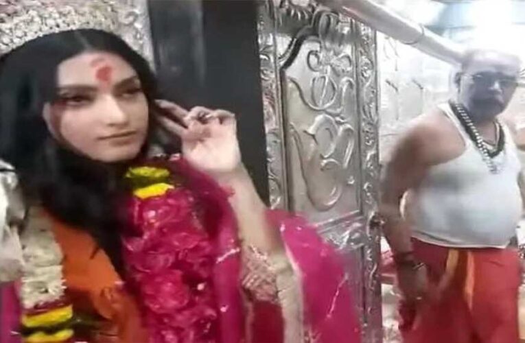ताज पहनकर मिस इंडिया वर्ल्ड पहुंची महाकाल के सामने, मर्यादा पर छिड़ा विवाद, पुजारी नाराज