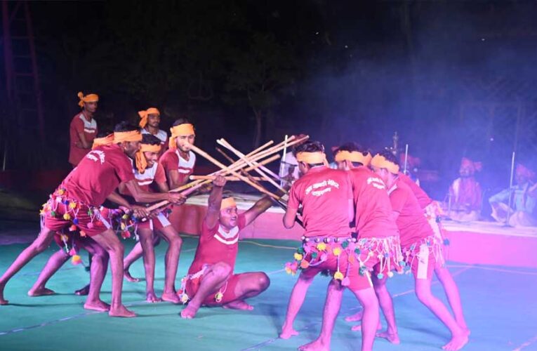 छत्रसाल के देशज समारोह,  बुन्देली गायन की प्रस्तुति