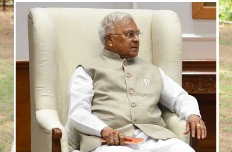 राज्यपाल ने महात्मा गांधी और पूर्व प्रधानमंत्री स्व. शास्त्री को राजभवन में दी श्रद्धांजलि