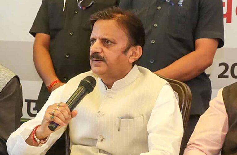 मानसिक स्वास्थ्य के लिए योग, प्राणायाम और स्वस्थ जीवनशैली को अपनाना अत्यंत आवश्यक: उप मुख्यमंत्री शुक्ल