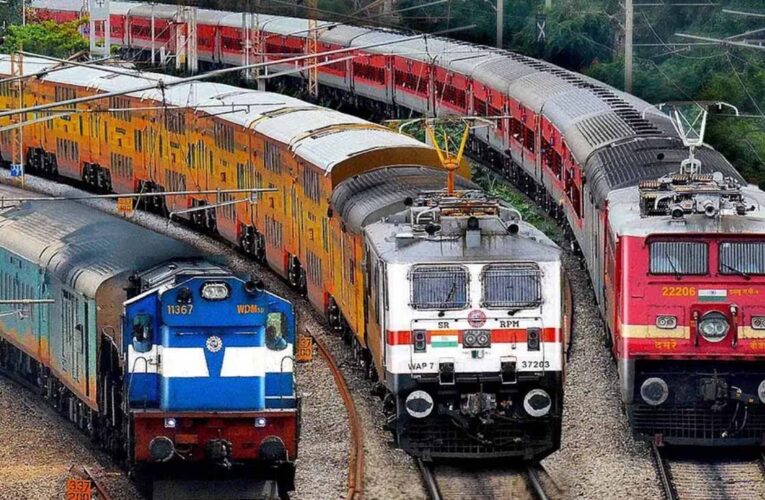 प्रयागराज महाकुंभ में जाने वालों के लिए खुशखबरी, प्रयागराज और नैनी जंक्शन पर रुकेंगी ये ट्रेनें, जानें शेड्यूल