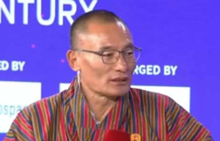 भूटान के आर्थिक विकास को गति देने में अहम भूमिका निभाने के लिए प्रधानमंत्री नरेंद्र मोदी को धन्यवाद दिया: भूटान के पीएम