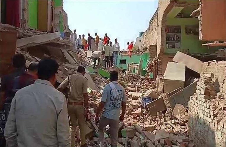 मध्य प्रदेश के मुरैना जिले में बड़ा हादसा, पटाखा फैक्ट्री में ब्लास्ट, 2 शव बरामद, कई लोगों के दबे होने की आशंका