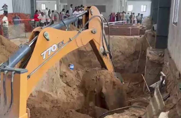 जसालपुर गांव में निर्माण स्थल पर मिट्टी का भारी ढांचा धंस गया,  7 मजदूरों की दर्दनाक मौत