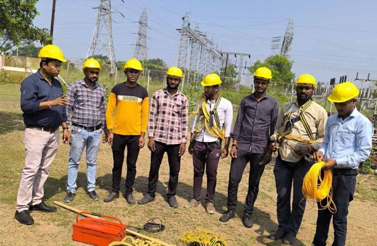 एम.पी. ट्रांसको इंदौर में आयोजित हुये सुरक्षा जागरुकता प्रशिक्षण शिविर