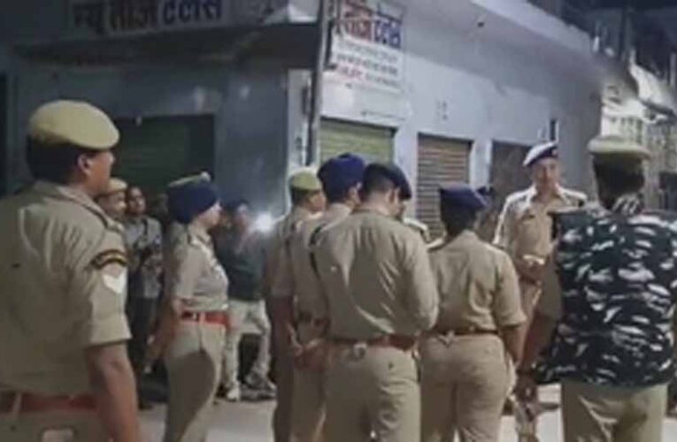 बुलंदशहर में पुलिस टीम पर पथराव, आईजी नचिकेता झा ने किया घटनास्थल का निरीक्षण