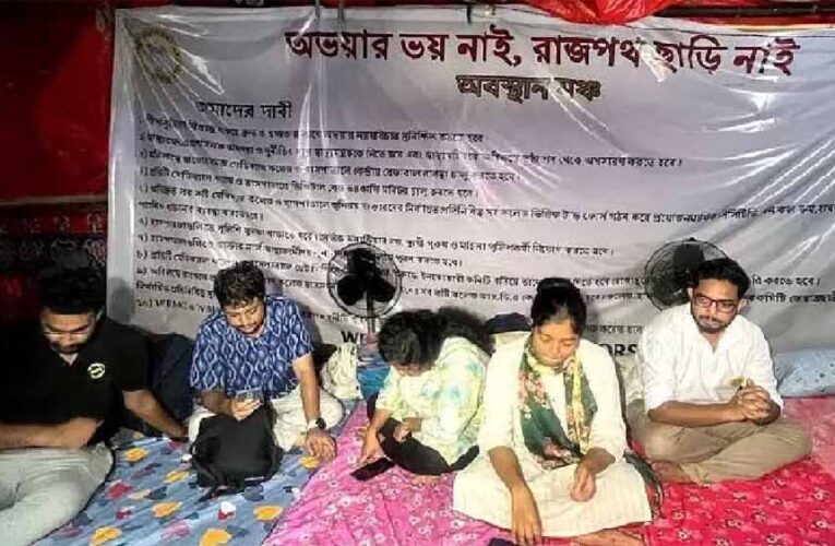 आरजी कर मामला: जूनियर डॉक्टरों की भूख हड़ताल 15वें दिन भी जारी