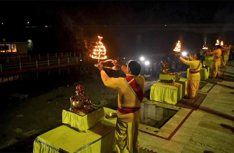 1100 वेदाचार्यों के साथ सरयू आरती कर रिकॉर्ड बनाएगी योगी सरकार