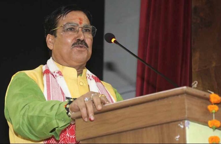 लोक संस्कृति और कला हमको जड़ों से जोड़ते हैं : मंत्री श्री टेटवाल