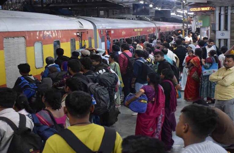मुंबई से जबलपुर आने वाली ट्रेनों में 24 से 31 अक्टूबर के मध्य कई ट्रेनों में नोरूम हो गया