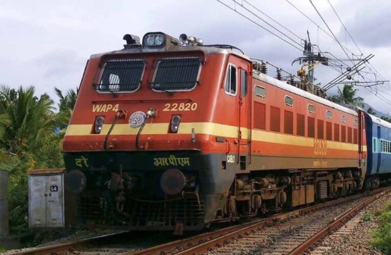 दिवाली और छठ जैसे बड़े त्योहारों पर ट्रेन में सफर करना किसी चुनौती से कम नहीं, मिलेगा कन्फर्म टिकट, जाने कैसे