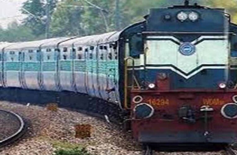 फेस्टिवल स्पेशल ट्रेनें चलेंगी अहमदाबाद और ग्वालियर के बीच