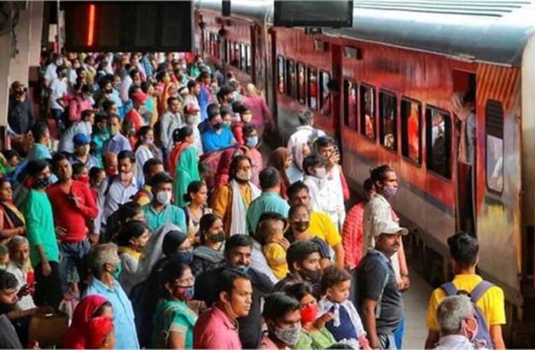 आगामी दिवाली और छठ पर्व पर होने वाली भीड़ को नियंत्रित करने के लिए रेलवे ने स्टेशन पर कुछ नई व्यवस्थाएँ लागू की