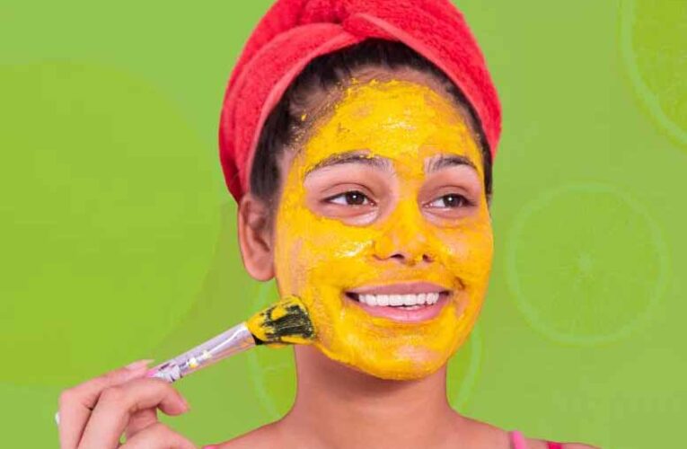 बदलते मौसम में विटामिन सी से बने फेस पैक लगा निखारें अपनी स्किन