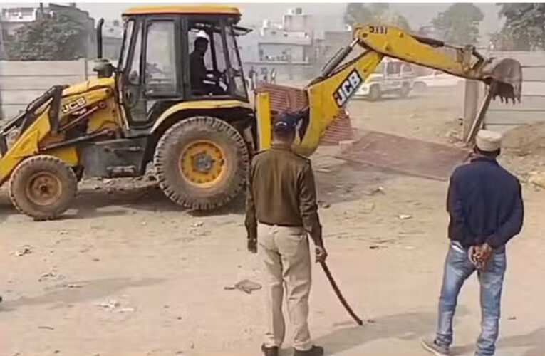 ग्वालियर :मंदिर की 100 करोड़ की जमीन पर प्लाटिंग! प्रशासन ने चलवा दिया बुलडोजर