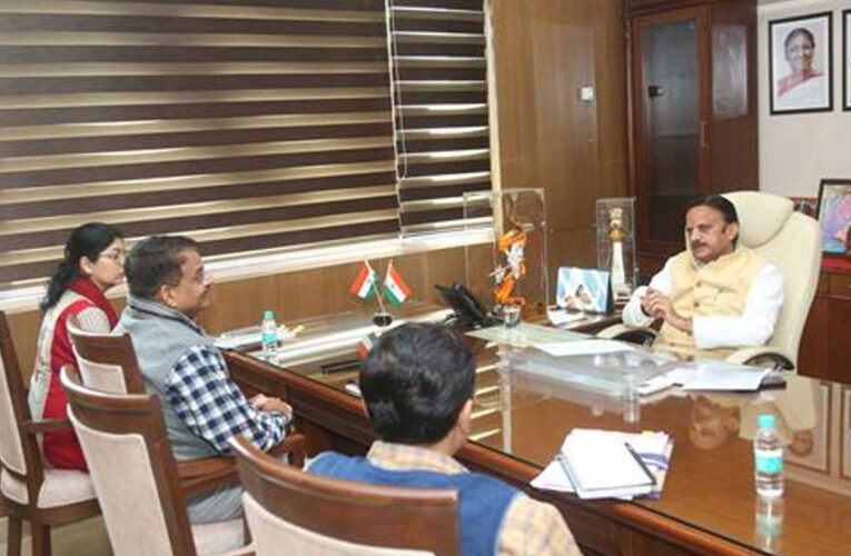 स्वास्थ्य सेवाओं को प्रभावी और जन-सुलभ बनाने समय-सीमा में पूर्ण करें कार्य: उप मुख्यमंत्री शुक्ल