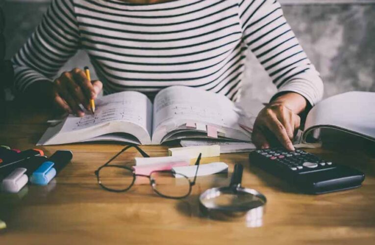 घर पर बैठे यूं करें बैंक एग्जाम की तैयारी