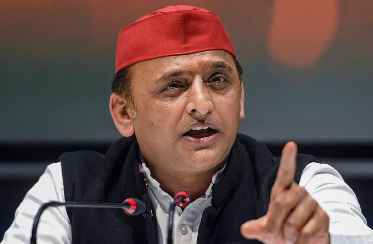 अखिलेश यादव को ‘बंटेंगे तो कटेंगे’ नारे से वोट खिसकने का डर, ये क्या बोल रहे हैं सपा मुखिया