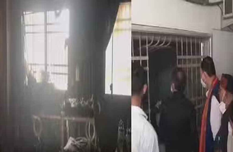 छत्तीसगढ़-रायपुर में मेकाहारा अस्पताल की ओटी में लगी आग, डॉक्टर बेहोश और मरीज को खिड़की काटकर निकाला