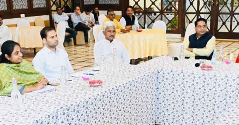 राजस्थान-उप मुख्यमंत्री ने ली अधिकारियों की बैठक, ब्रह्मा मंदिर कॉरिडोर एवं सरोवर परिक्रमा मार्ग पर चर्चा