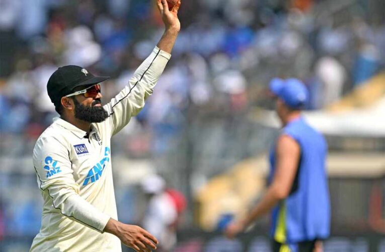 न्यूजीलैंड के स्पिनर एजाज पटेल ने मुंबई में जारी तीसरे और आखिरी टेस्ट में रचा इतिहास